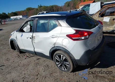 2020 Nissan Kicks Sv Xtronic Cvt z USA, uszkodzony, nr VIN 3N1CP5CV3LL536626